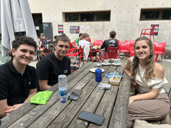 Nicolás Larrayoz , Iker Fernández y Olaia Martínez