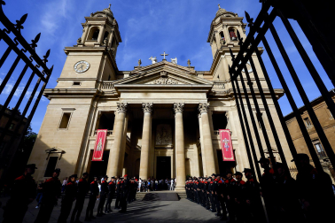 Funeral en la Catedral de Pamplona por los policías forales fallecidos en Elgoibar