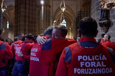 Funeral en la Catedral de Pamplona por los policías forales fallecidos en Elgoibar
