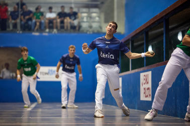 Festival organizado por Esku Pilota en el trinquete de Mendillorri