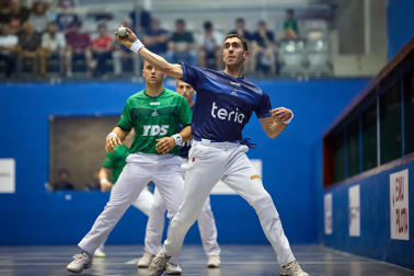 Festival organizado por Esku Pilota en el trinquete de Mendillorri