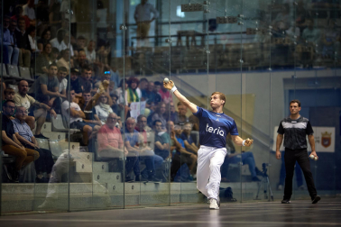 Festival organizado por Esku Pilota en el trinquete de Mendillorri