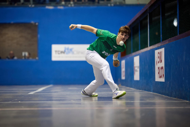 Festival organizado por Esku Pilota en el trinquete de Mendillorri