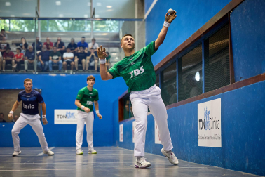 Festival organizado por Esku Pilota en el trinquete de Mendillorri