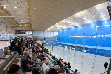 Festival organizado por Esku Pilota en el trinquete de Mendillorri