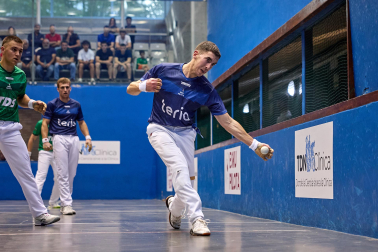Festival organizado por Esku Pilota en el trinquete de Mendillorri
