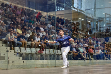 Festival organizado por Esku Pilota en el trinquete de Mendillorri