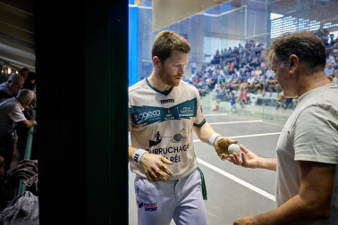 Festival organizado por Esku Pilota en el trinquete de Mendillorri