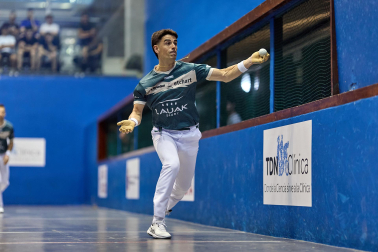 Festival organizado por Esku Pilota en el trinquete de Mendillorri