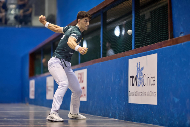 Festival organizado por Esku Pilota en el trinquete de Mendillorri