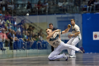Festival organizado por Esku Pilota en el trinquete de Mendillorri