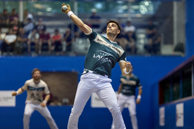 Festival organizado por Esku Pilota en el trinquete de Mendillorri