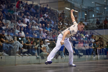Festival organizado por Esku Pilota en el trinquete de Mendillorri