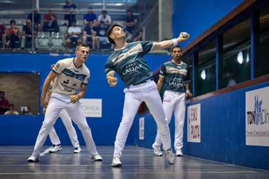 Festival organizado por Esku Pilota en el trinquete de Mendillorri