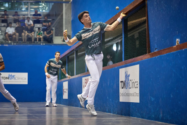 Festival organizado por Esku Pilota en el trinquete de Mendillorri
