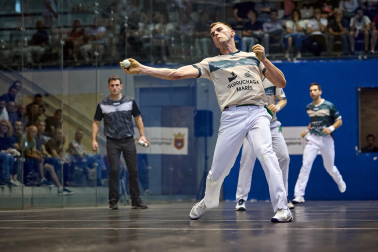 Festival organizado por Esku Pilota en el trinquete de Mendillorri