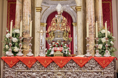Fotos de la sexta misa de la escalera de San Fermín