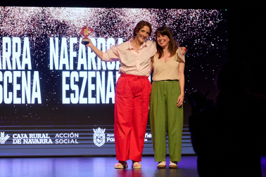 A: J.P. Urdíroz F: 06-06-2026 P: Premio Mejor Iluminación - Leticia SAgües L: Pamplona. Civivox Pompeyo. T: Gala de entrega de premios del festival Navarra a Escena.