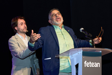 A: J.P. Urdíroz F: 06-06-2026 P: Mikel Aguirre. L: Pamplona. Civivox Pompeyo. T: Gala de entrega de premios del festival Navarra a Escena.