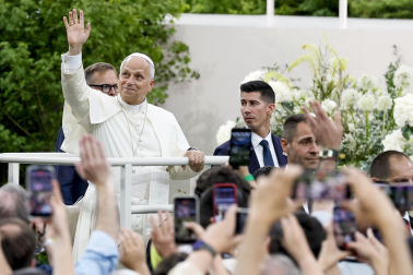 Encuentro del papa León XIV con la comunidad diocesana en el estadio Santiago Bernabéu