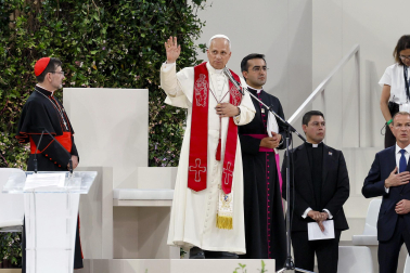 Encuentro del papa León XIV con la comunidad diocesana en el estadio Santiago Bernabéu