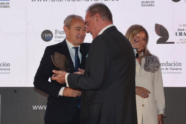 Fotos de la entrega del III Premio José Javier Uranga a Carlos Herrera