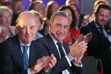Fotos de la entrega del III Premio José Javier Uranga a Carlos Herrera
