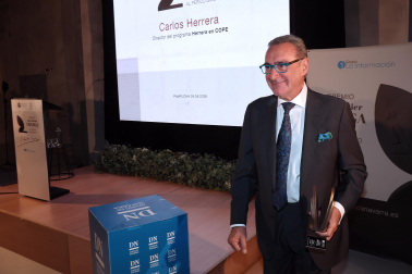 Fotos de la entrega del III Premio José Javier Uranga a Carlos Herrera