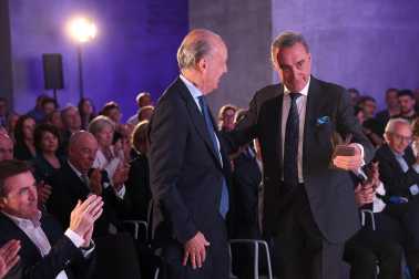 Fotos de la entrega del III Premio José Javier Uranga a Carlos Herrera
