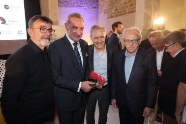 Fotos de la entrega del III Premio José Javier Uranga a Carlos Herrera
