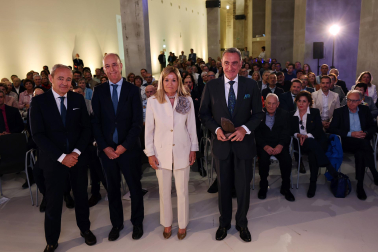 Fotos de la entrega del III Premio José Javier Uranga a Carlos Herrera