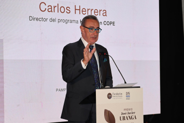 Fotos de la entrega del III Premio José Javier Uranga a Carlos Herrera