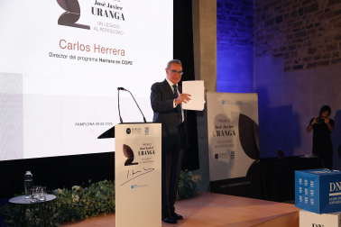 Fotos de la entrega del III Premio José Javier Uranga a Carlos Herrera