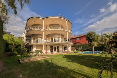 Villa de lujo en primera línea de golf en Gorraiz