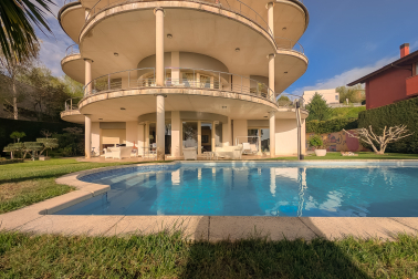 Villa de lujo en primera línea de golf en Gorraiz