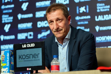 Presentación de Luís Miguel Ramis como nuevo entrenador de Osasuna