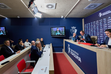 Presentación de Luís Miguel Ramis como nuevo entrenador de Osasuna