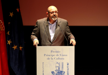 Fotos de la entrega del premio Príncipe de Viana a la cantante Aurora Beltrán en la Casa de Cultura Carmen Thyssen-Bornemisza de Los Arcos