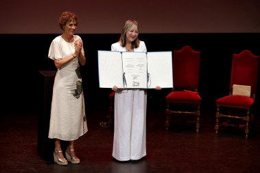 Fotos de la entrega del premio Príncipe de Viana a la cantante Aurora Beltrán en la Casa de Cultura Carmen Thyssen-Bornemisza de Los Arcos