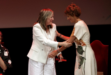 Fotos de la entrega del premio Príncipe de Viana a la cantante Aurora Beltrán en la Casa de Cultura Carmen Thyssen-Bornemisza de Los Arcos