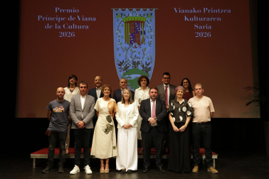 Fotos de la entrega del premio Príncipe de Viana a la cantante Aurora Beltrán en la Casa de Cultura Carmen Thyssen-Bornemisza de Los Arcos