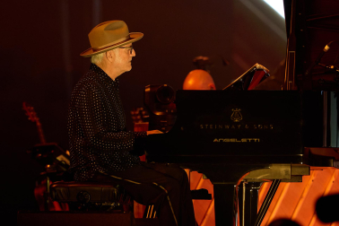 Fotos del concierto de Ludovico Einaudi en el Navarra Arena