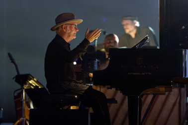 Fotos del concierto de Ludovico Einaudi en el Navarra Arena