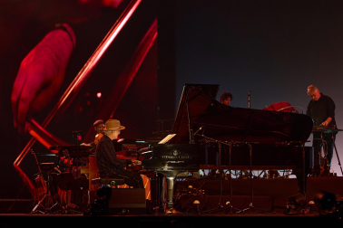 Fotos del concierto de Ludovico Einaudi en el Navarra Arena