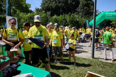 Fotos de la XII Marcha Contra el Cáncer en Pamplona