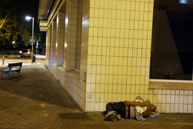 M., durmiendo a la intemperie en Pamplona.