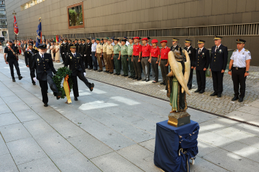 Fotos del homenaje de la Policía Nacional a las víctimas de ETA en Pamplona.