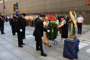 Fotos del homenaje de la Policía Nacional a las víctimas de ETA en Pamplona.