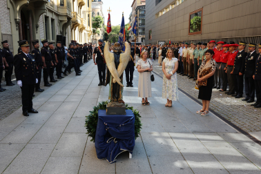 Fotos del homenaje de la Policía Nacional a las víctimas de ETA en Pamplona.