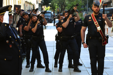 Fotos del homenaje de la Policía Nacional a las víctimas de ETA en Pamplona.